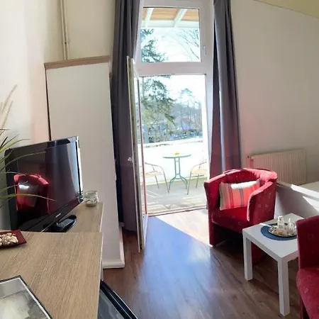 Frohsinn Auf Ruegen בית הארחה