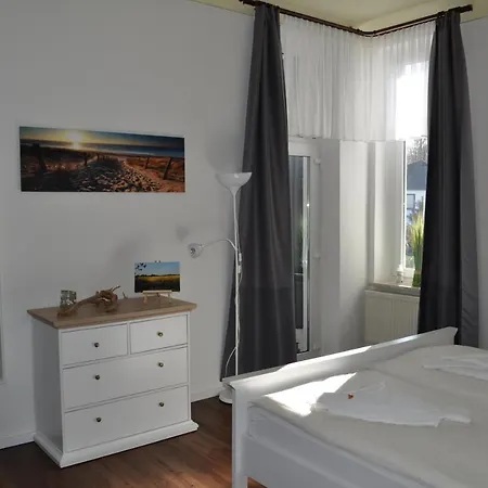 Frohsinn Auf Rügen 4*