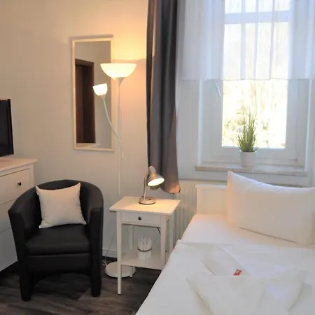 בית הארחה Frohsinn Auf Ruegen 4*