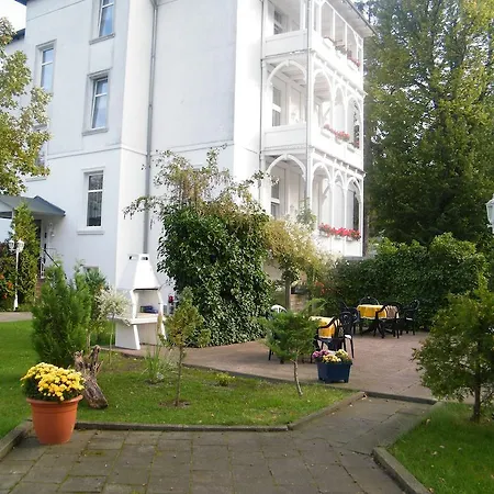 Frohsinn Auf Ruegen Penzion Sellin (Rugen)