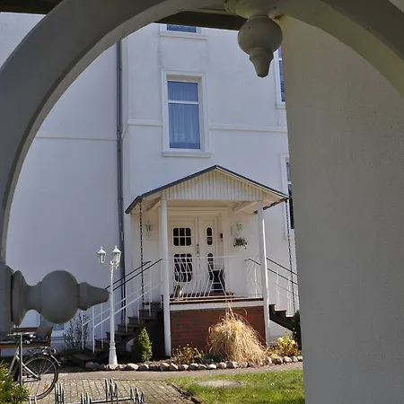 Frohsinn Auf Rügen 4*